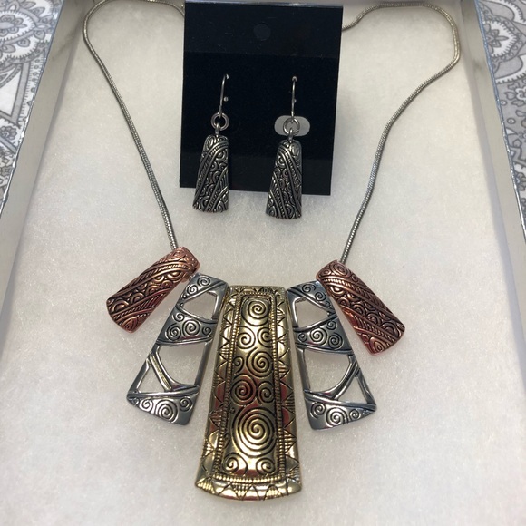 ⬇️ 5 tier pendent set - multi tone - Picture 2 of 5